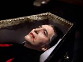Dracula feltámadt sírjából