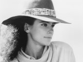 Leslie Hope